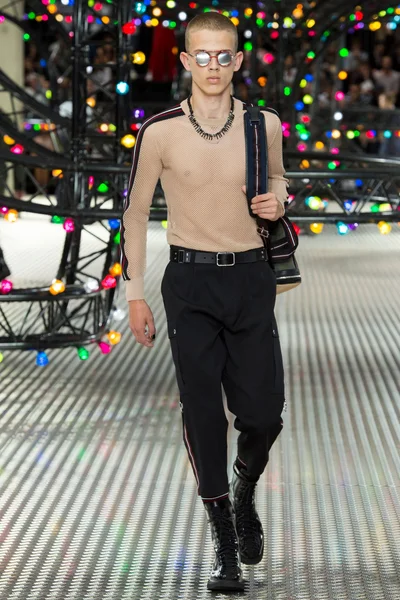 Look 31